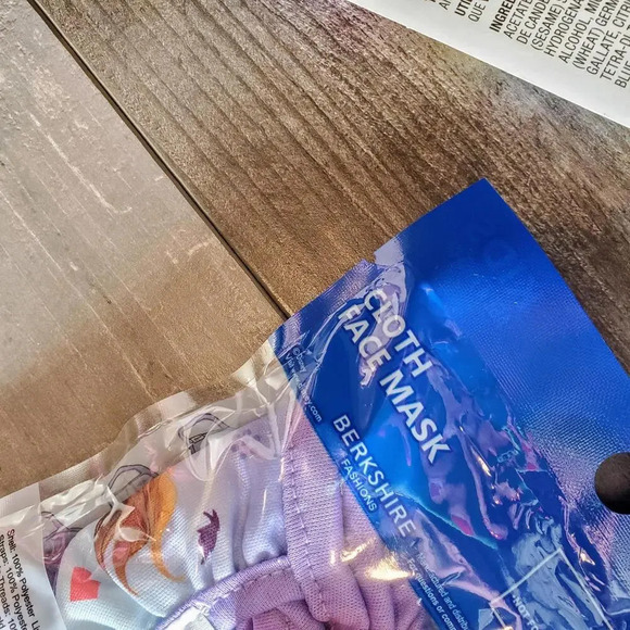 NWT Disney's Frozen 2 Chapstick Face Mask Body Glitter Bundle - Picture 8 of 10